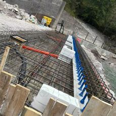 What is pneumatic curved folding dam? Air shield dam vs hydraulic flap gate Folding dam flood passage performance How to design air bladder folding dam for landscape river Advantages of modular foldin
